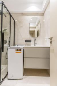 Raise Glyfada Premium Stay