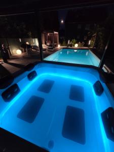 All-In Rhein-Main - Whirlpool, Pool, Sauna, Fitness & Workspace!