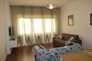MyHome YourHome Trilocale con balcone