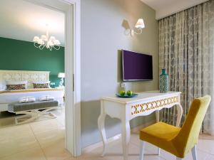 Deluxe Family Room with Garden View