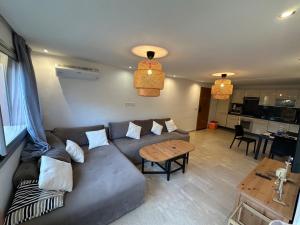 Studio 2 pas de la plage imiouadar