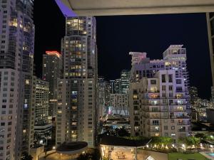 Downtown Miami Luxury Studio with Bay Views