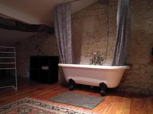 B&B / Chambres d'hotes Chateau Puygrenier : photos des chambres