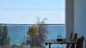 Emma Beach Front Luxury Suite