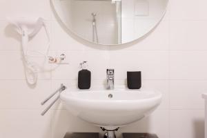 Luxury Stylish Long-Term Apartment