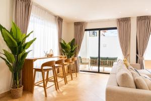 House 116 Patong Pool Villa 5BR Near Beach