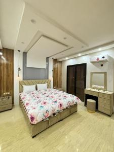 Two-Bedroom Apartment with Jacuzzi