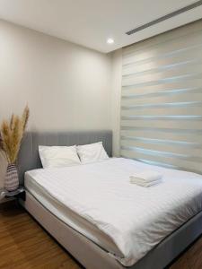Full house 2 bedroom 1 living room apt in Vinhomes Greenbay near Marriott hotel