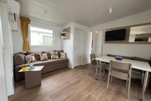 Apartments by the sea Kolan, Pag - 27667