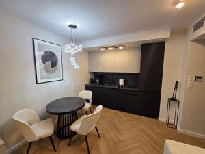 Family & Business Apartments PREMIUM No4 - 1 Bedroom with Balcony, Parking