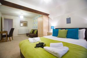 Three-Bedroom Apartment room in Hamilton Grace 1 2 or 3 bed Parking SN1