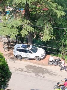 Old Mountain boys hostels