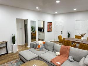 Vibrant 2BR 2B Duplex Downtown LA
