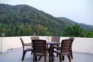 Montera 4BR Mountain views, Terrace Pool & Garden