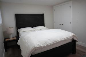Feels like home- Spacious and cozy 2 bedroom basement suite