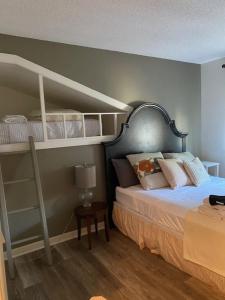 Pelican Petes Retreat- 4 Bedroom on Pawleys Island