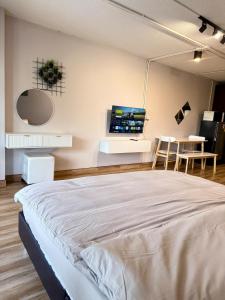 Walk to One Nimman MAYA Spacious 45sqm Condo