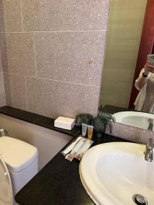 J&Q Hotel