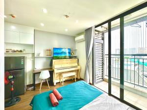 Spectacular Skyline Studio Near Marriott Hotel and Convention Center
