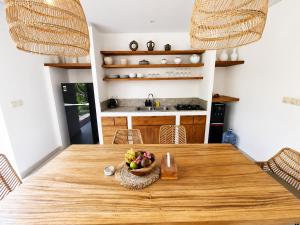 Villa Mei 2BR Pool, 200m from Seseh Beach