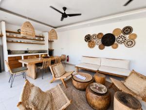 Villa Mei 2BR Pool, 200m from Seseh Beach