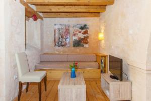 Milios House