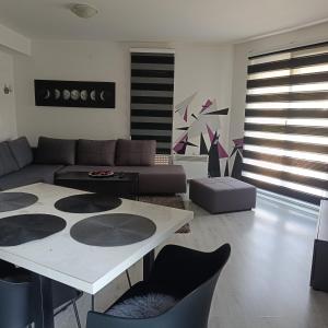 Apartment Triangle