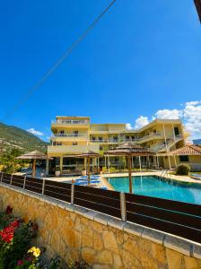 Kalias Hotel