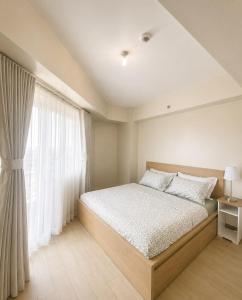 2BR & Balcony at Chelsea Parkplace Capital Town