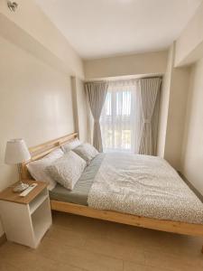 2BR & Balcony at Chelsea Parkplace Capital Town