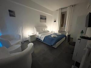 White, San Giovanni Studio