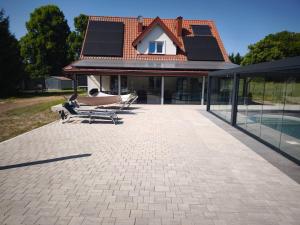 Dom z Basenem i Sauną IKA