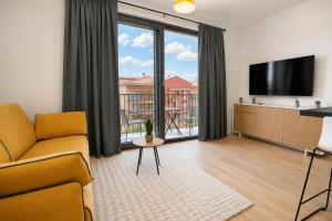 Patty 2 Modern and brand new apartment close to the center with private parking