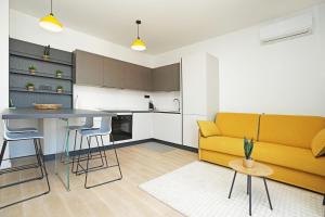 Patty 2 Modern and brand new apartment close to the center with private parking