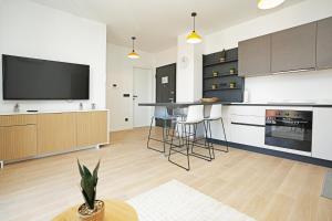 Patty 2 Modern and brand new apartment close to the center with private parking