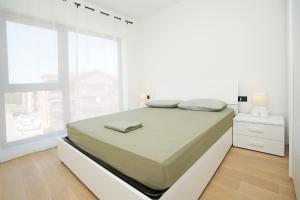 Patty 2 Modern and brand new apartment close to the center with private parking