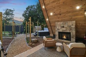 A-Frame, Hot Tub, Sauna, Geodome, Firepit, Blue Ridge
