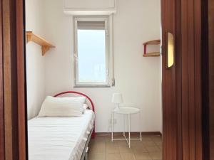 SE278 - Senigallia, trilocale fronte mare con balcone e posto auto