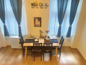 Quiet Cozy Studio City Center 2min Metro SweetSpot