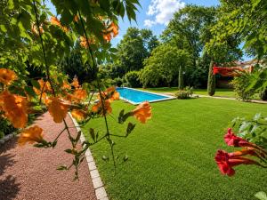 Domaine Le Jardin Suspendu Piscine et Détente à proximité du Puy duFou
