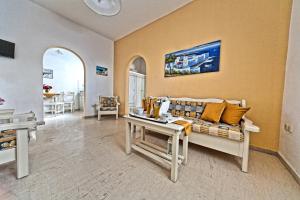 Sellada Apartments Santorini Greece