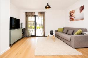 PATTY 1 a modern Apartment with Outdoor Kitchen & Terrace in Umag