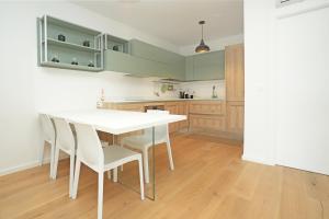 PATTY 1 a modern Apartment with Outdoor Kitchen & Terrace in Umag