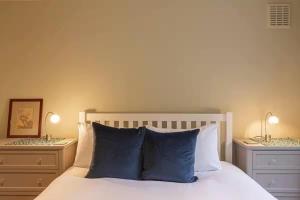Stylish Two-Bedroom Notting Hill Garden Flat