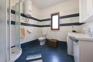 Sunny,spacious apartmant Pag