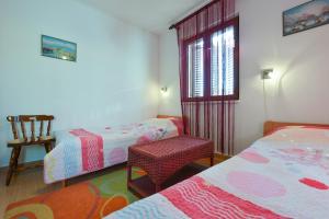 Sunny,spacious apartmant Pag