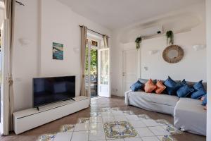 Villa Coralia with Seaview - 10 minute walk to the Piazzetta