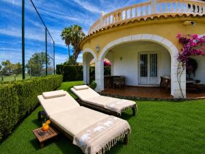 Villa independiente, vistas a golf, cerca playa