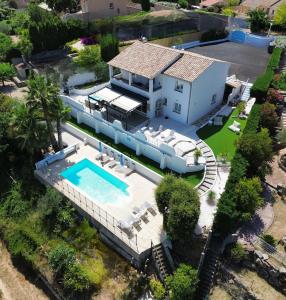 La BohemAzur Villa Golfe St Tropez 170m2 5 chambres Piscine Spa Magnifique Vue Dégagée Déco Bohème Chic
