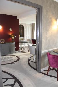 Hotels Logis - Villa des Bordes : photos des chambres